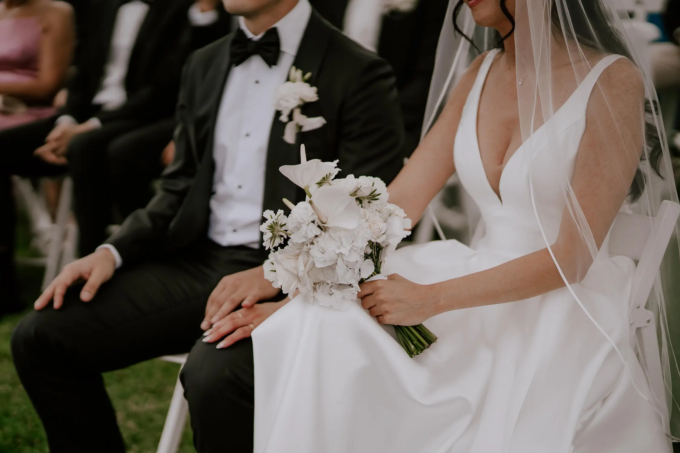 Modernes Hochzeitsdesign Brautstrauss Stilvolles Hochzeitskonzept mit moderner Floristik und eleganter Dekoration von RICH EVENTS