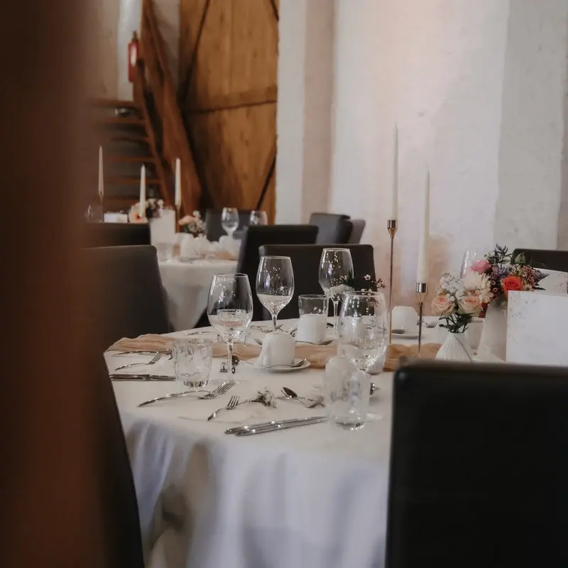 Tischdeko Keramikvasen Wiesenblumen