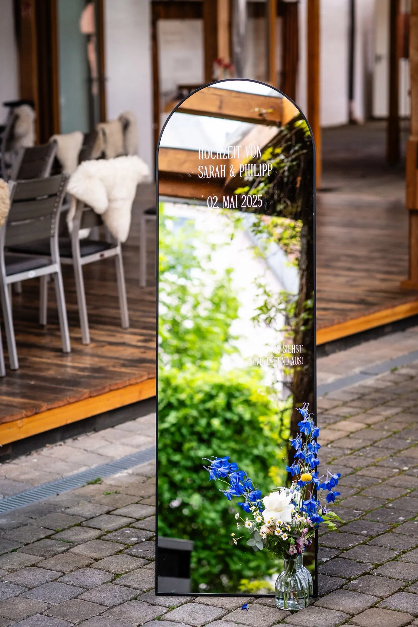 Willkommensspiegel mit Blumen Hochzeit